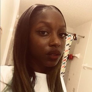 Meet your Posher, Chanel